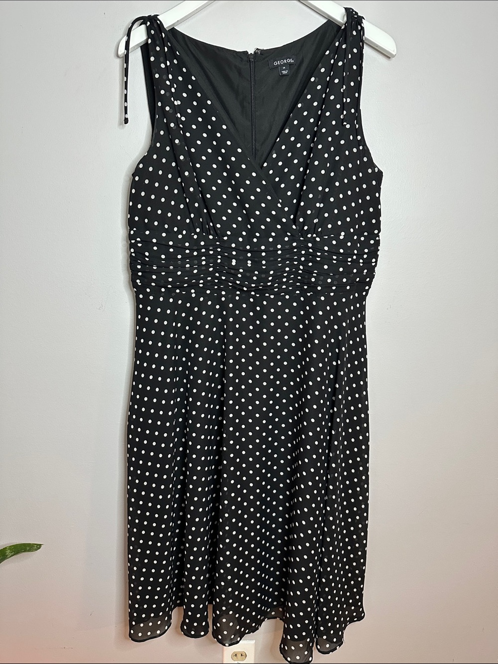 George Black and White Polka Dot V-Neck Tie-Shoulder Dress size 14